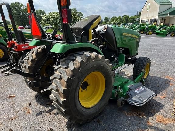 Image of John Deere 2032R equipment image 4