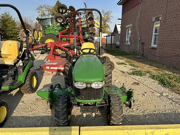 Image of John Deere 2032R equipment image 2