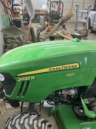 Image of John Deere 2032R equipment image 3