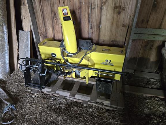 Image of John Deere 2032R equipment image 4