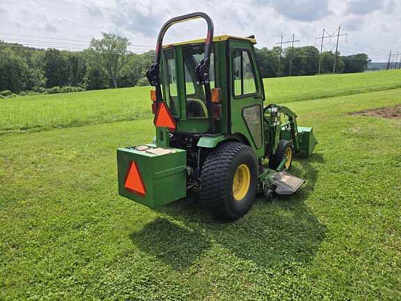 Image of John Deere 2032R equipment image 1