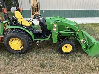 Image of John Deere 2032R equipment image 1