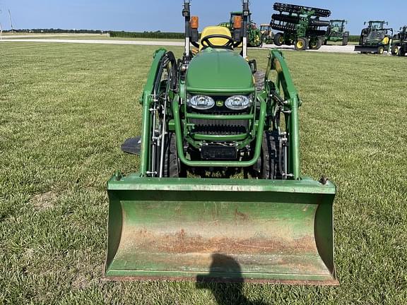 Image of John Deere 2032R equipment image 1