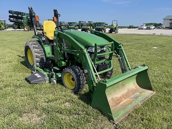 Image of John Deere 2032R equipment image 2