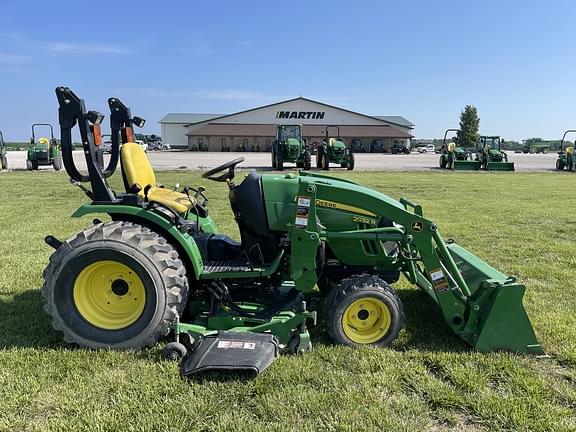 Image of John Deere 2032R equipment image 3