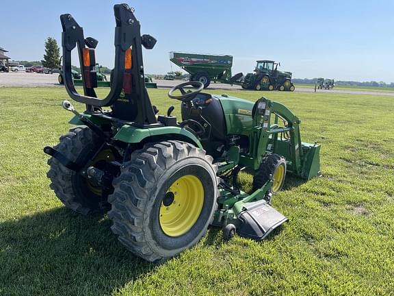 Image of John Deere 2032R equipment image 4