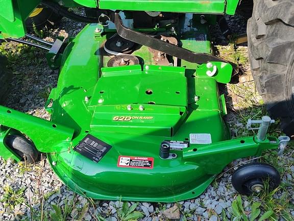 Image of John Deere 2032R equipment image 1