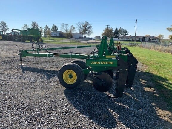 Main image John Deere 2100