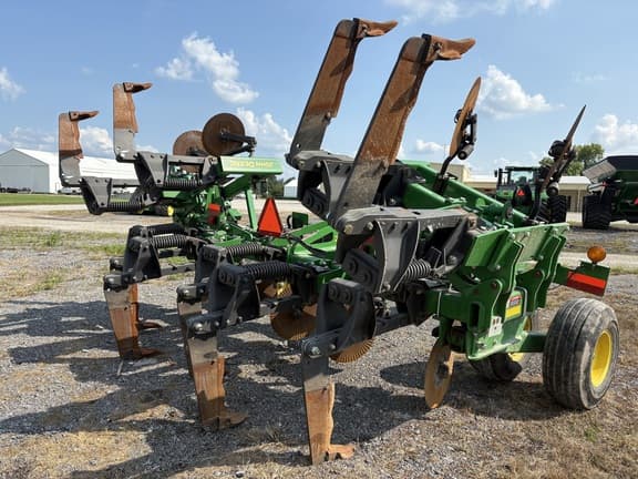 Image of John Deere 2100 equipment image 3
