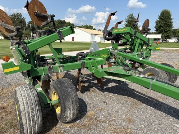 Image of John Deere 2100 Primary image