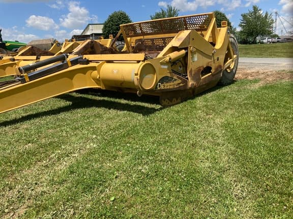 Image of John Deere 2112E equipment image 2