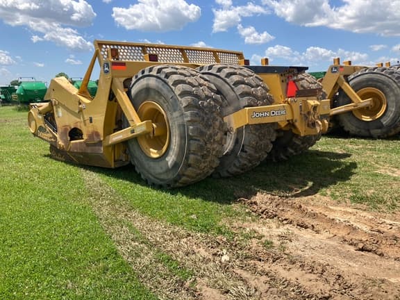 Image of John Deere 2112E equipment image 3