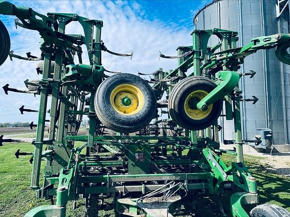 Image of John Deere 2210 equipment image 3