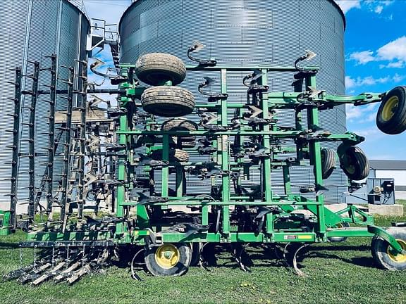 Image of John Deere 2210 equipment image 4