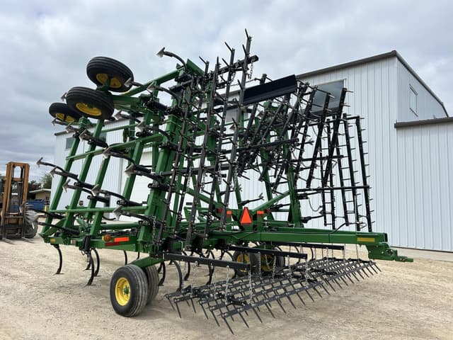 Image of John Deere 2210 equipment image 3