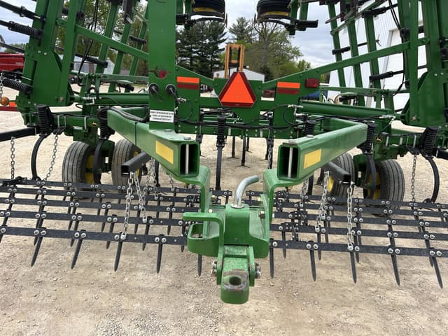 Image of John Deere 2210 equipment image 4