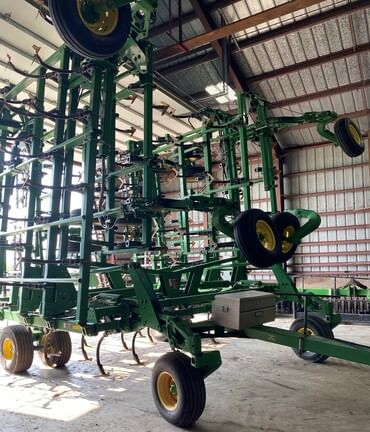 Main image John Deere 2210