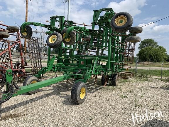 Image of John Deere 2210 equipment image 2
