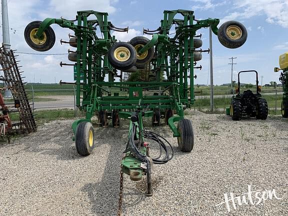 Image of John Deere 2210 equipment image 1