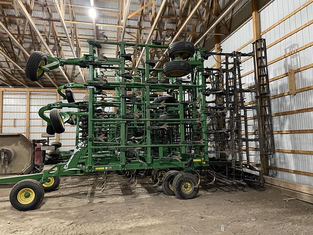 Image of John Deere 2210 equipment image 1