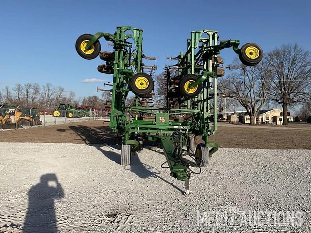 Image of John Deere 2210 equipment image 4