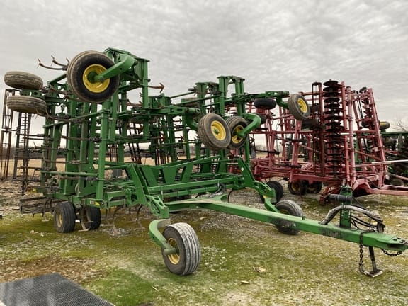 Main image John Deere 2210