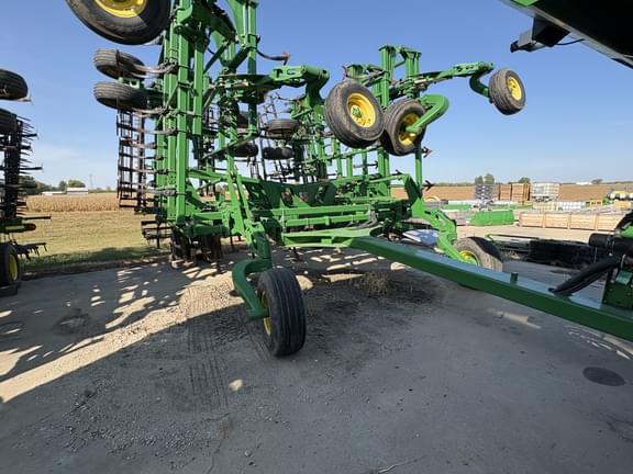 Image of John Deere 2210 equipment image 1
