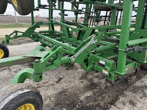 Image of John Deere 2210 equipment image 4