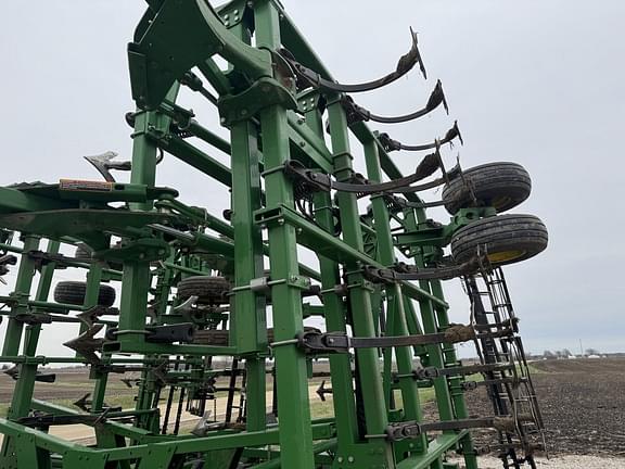 Image of John Deere 2210 equipment image 3