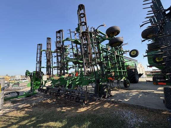 Image of John Deere 2210 equipment image 4