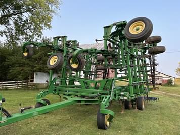 Main image John Deere 2210