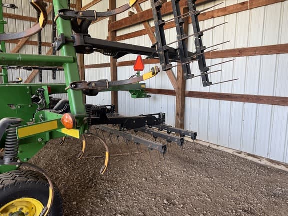 Image of John Deere 2210 equipment image 1