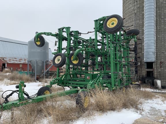 Image of John Deere 2210 equipment image 1