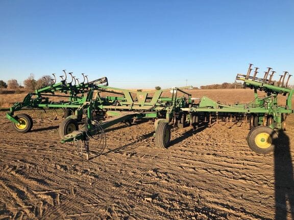 Main image John Deere 2210