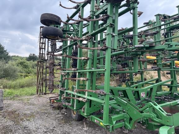 Image of John Deere 2210 Image 1