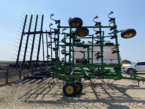 Image of John Deere 2210 equipment image 3