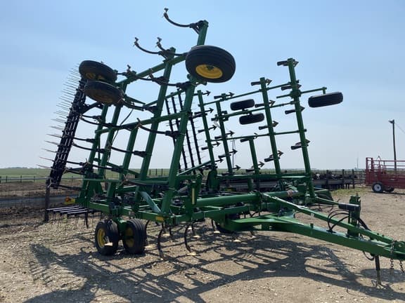 Image of John Deere 2210 equipment image 2