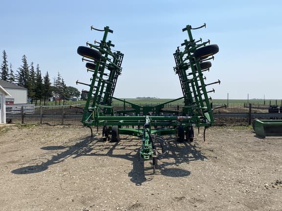 Image of John Deere 2210 equipment image 1