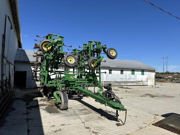 Image of John Deere 2210 equipment image 4