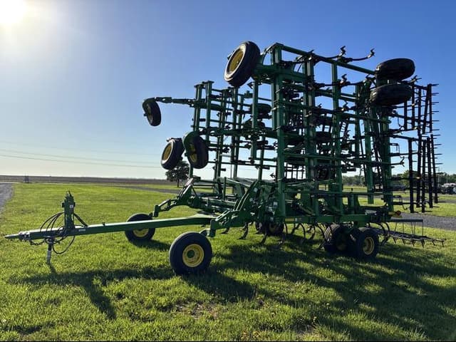 Image of John Deere 2210 equipment image 3