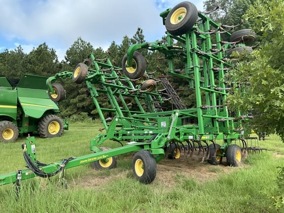 Main image John Deere 2210