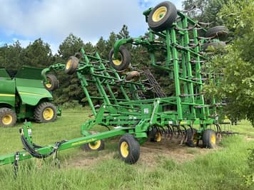 Main image John Deere 2210