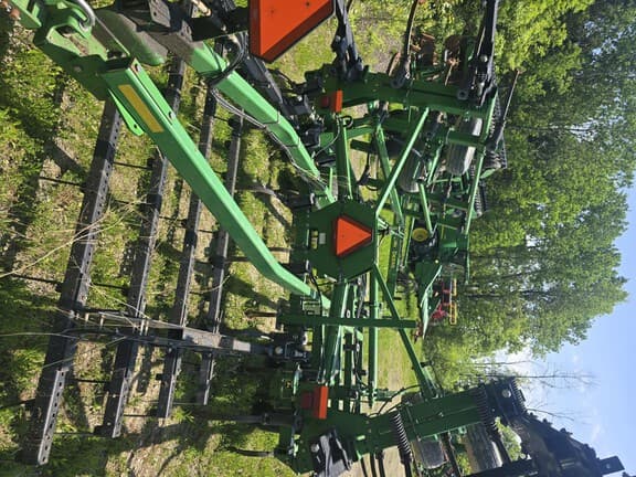 Image of John Deere 2210LL equipment image 3