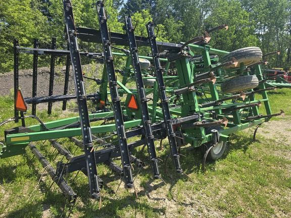 Image of John Deere 2210LL equipment image 2