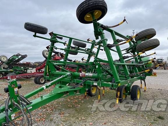 Image of John Deere 2210L equipment image 1