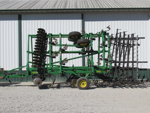 Image of John Deere 2310 equipment image 1