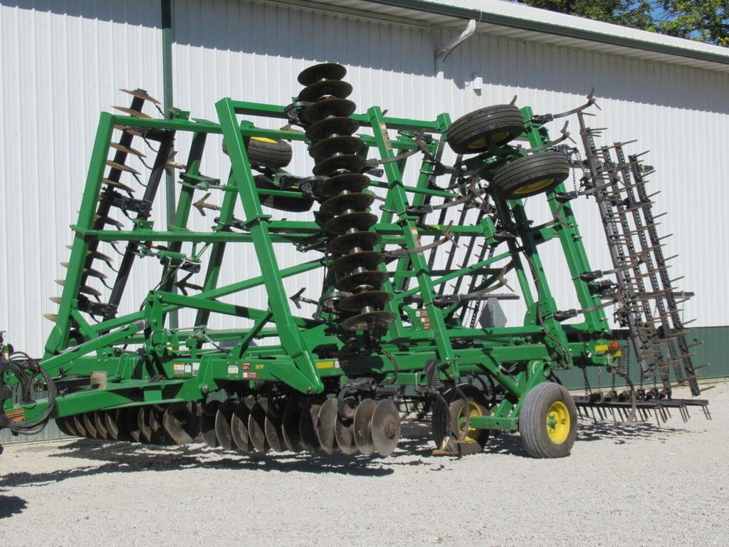 Image of John Deere 2310 Primary image