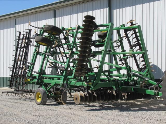 Image of John Deere 2310 equipment image 3
