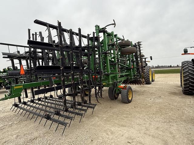 Image of John Deere 2310 equipment image 4