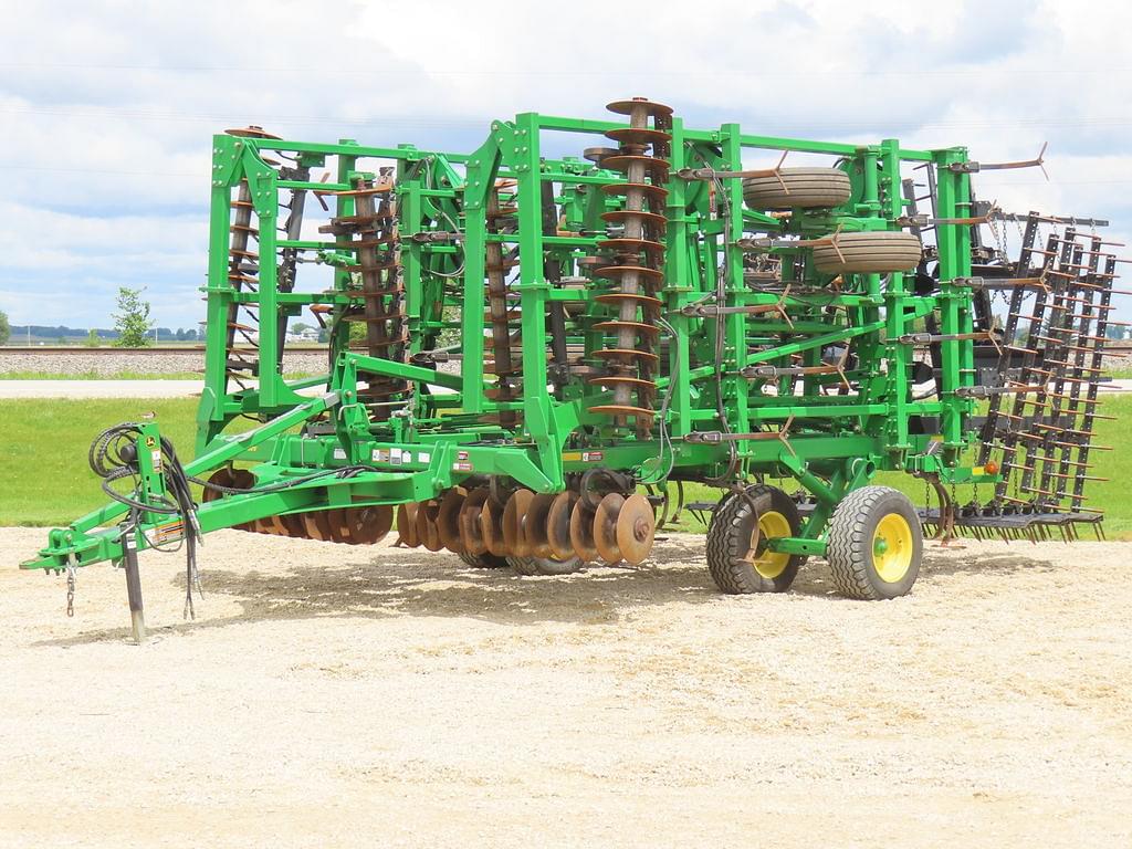 Image of John Deere 2310 Primary image